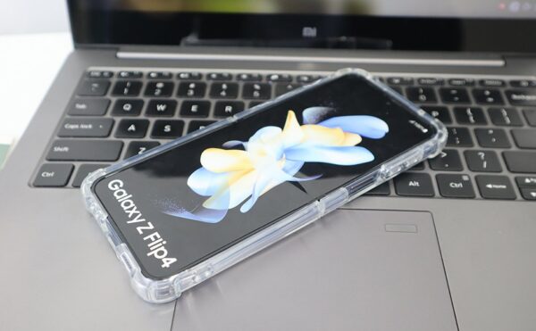 Luxury Premium Shockproof Clear MagSafe Magnetic Cover Case For Samsung Galaxy Z Flip 3/ Z Flip 4 - Image 2